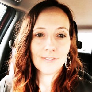 Meet your Posher, Lora